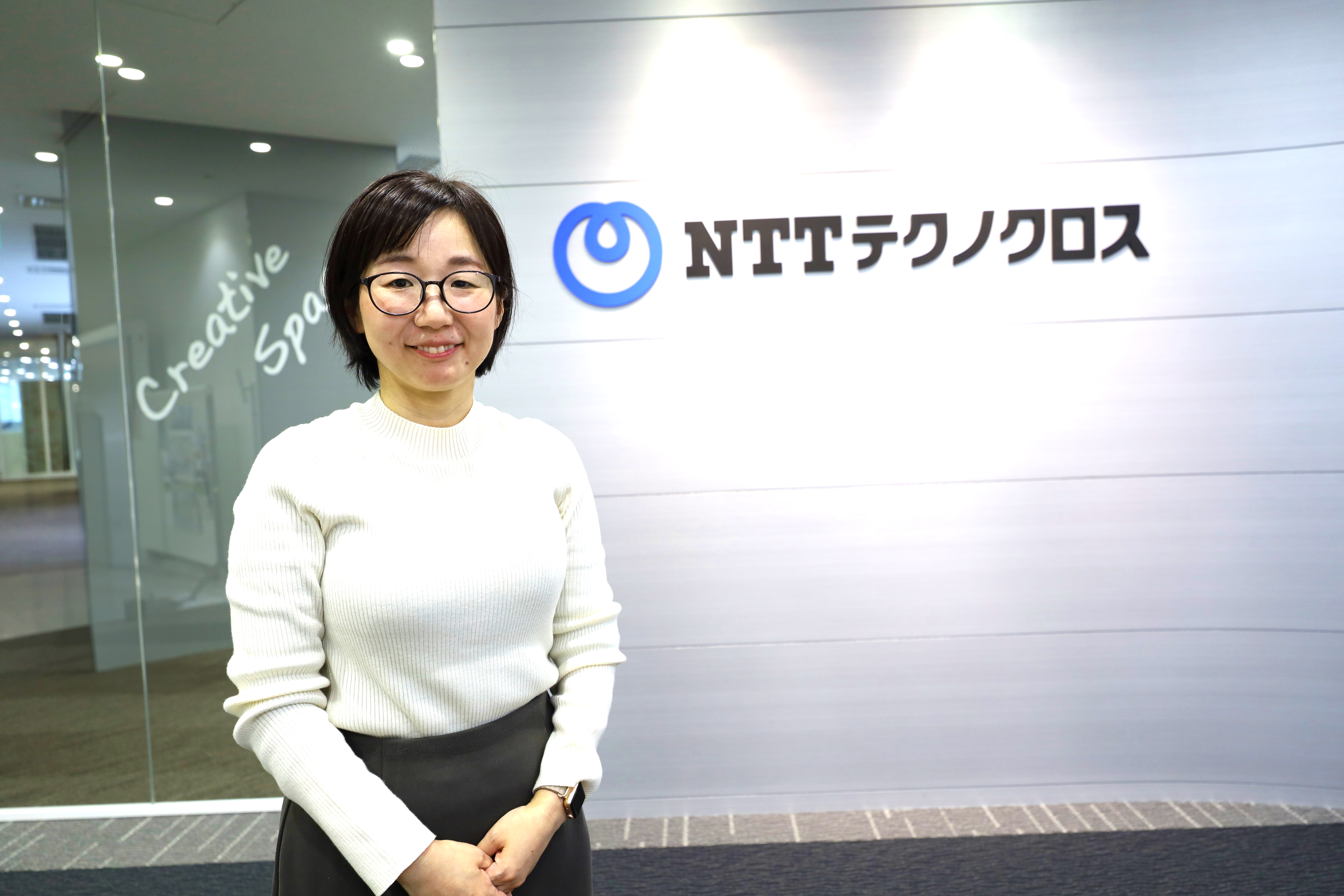 NTTテクノクロスが目指す誰もが働きやすい職場とは。～聴覚障がい者との相互理解を図る「ツナガル・ブックTM」発行への想い～