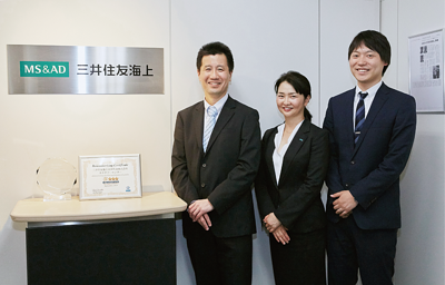 三井住友海上火災保険:岩前 孝佳 氏(左)、佐久間 美奈子 氏(中)、寳寄山 直樹 氏(右)