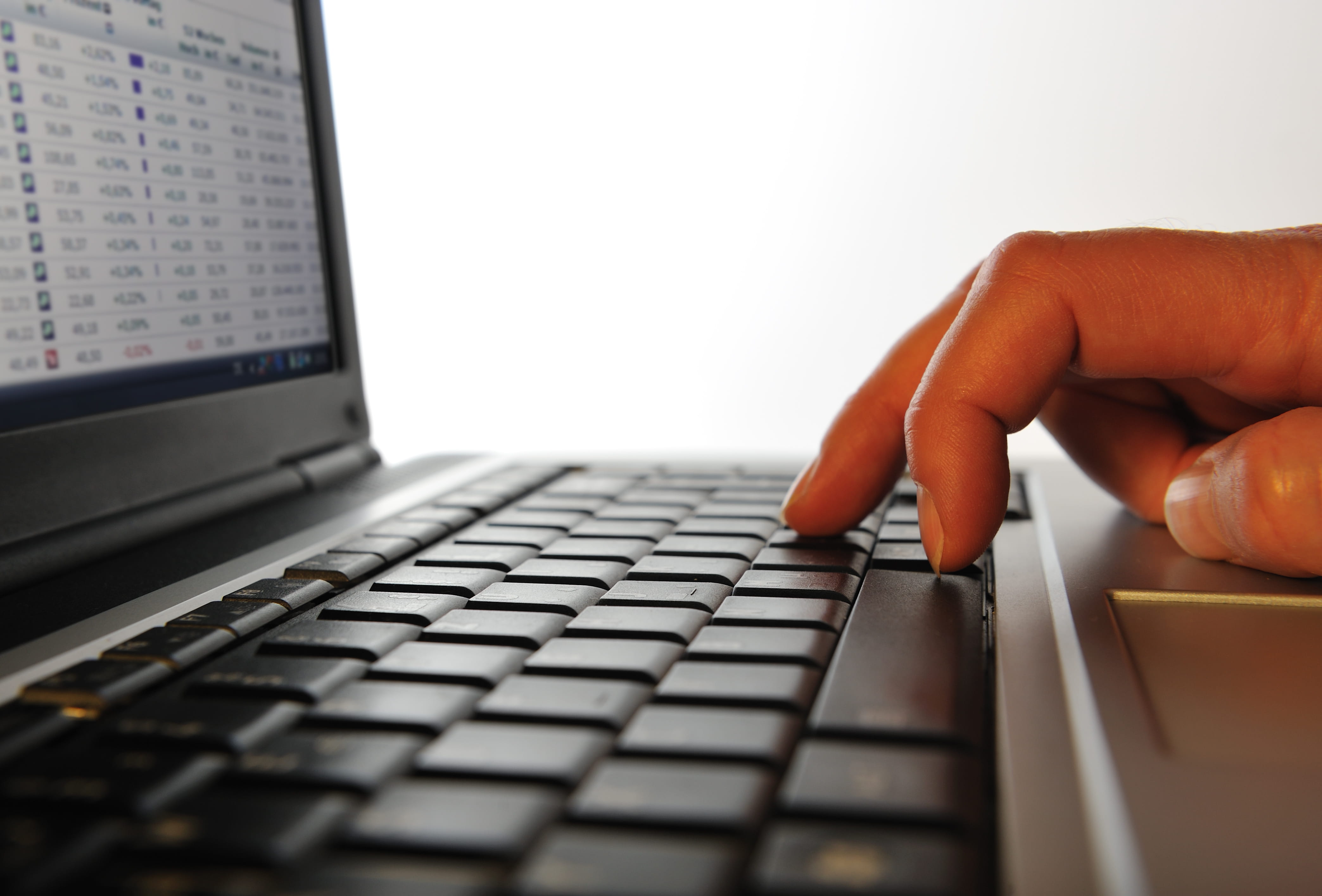 Excel×手作業でのID棚卸は大きな負担