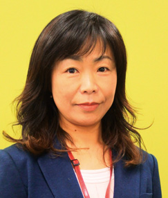 斎藤裕三子氏