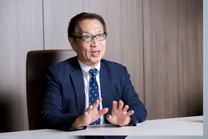 産業保健専門家 土肥誠太郎氏 インタビューの様子1